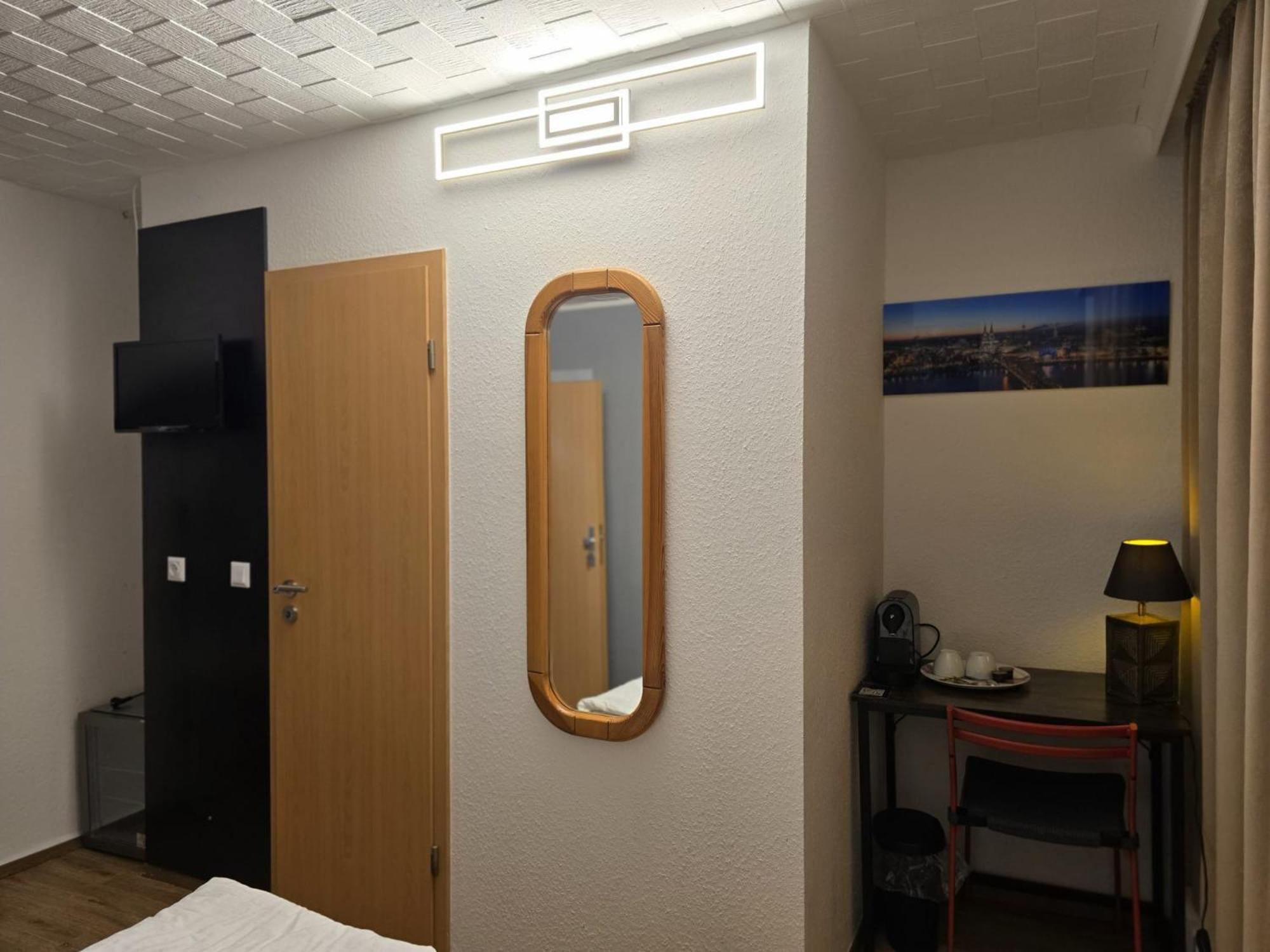 קלן Niehler Hotel מראה חיצוני תמונה